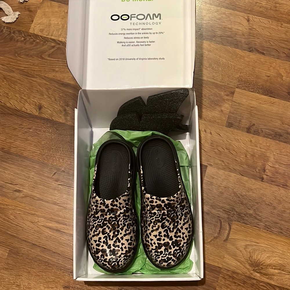 OOFOS foam leopard clogs